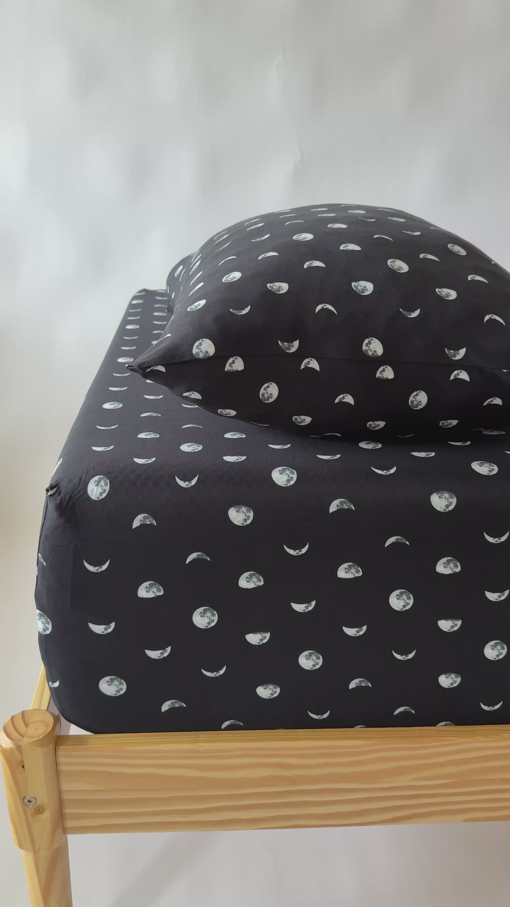Moon Phases Twin Sheet With Pillow Case