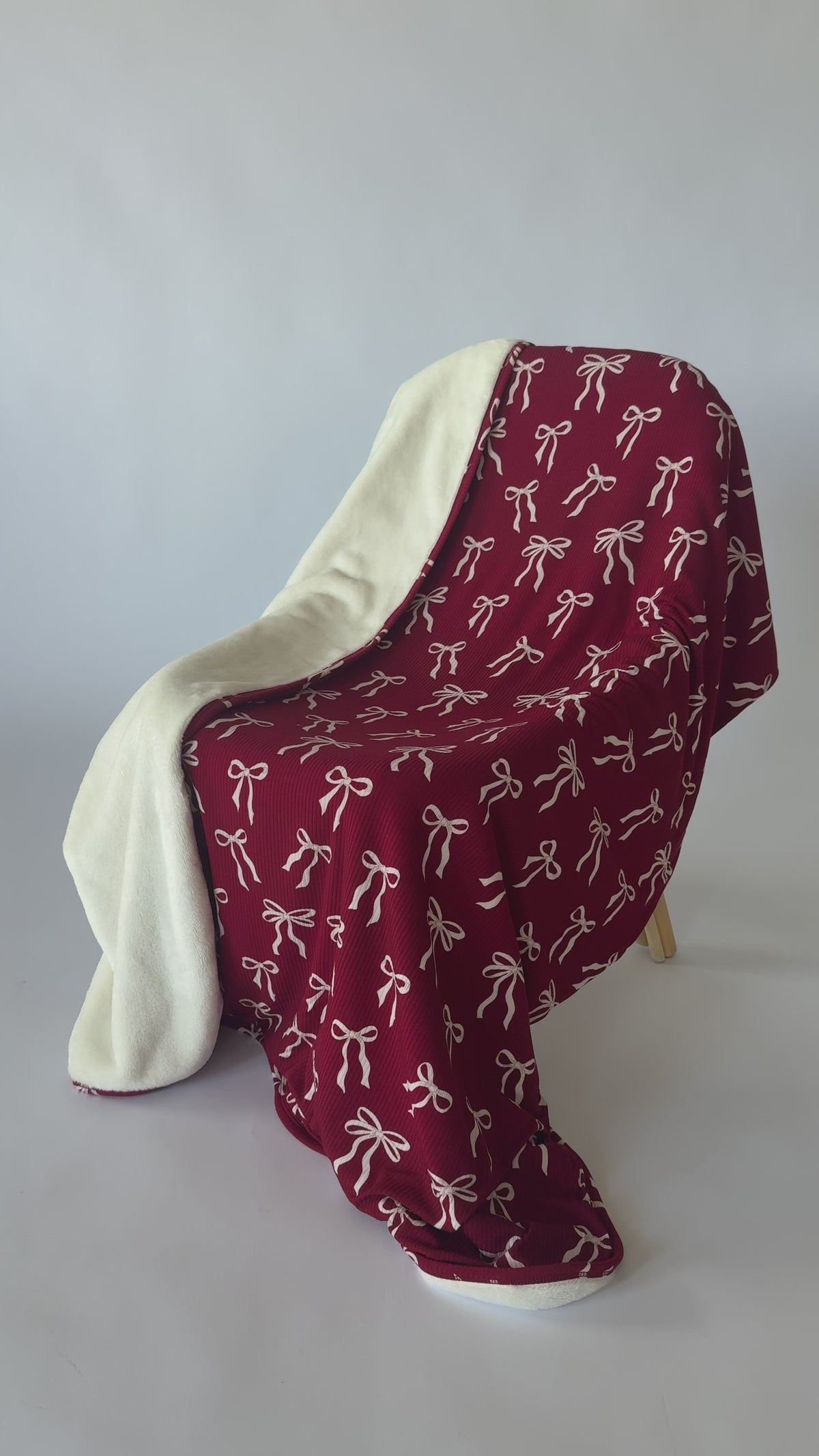 Coquette Bows Red Small Ribbed Youth Blanket