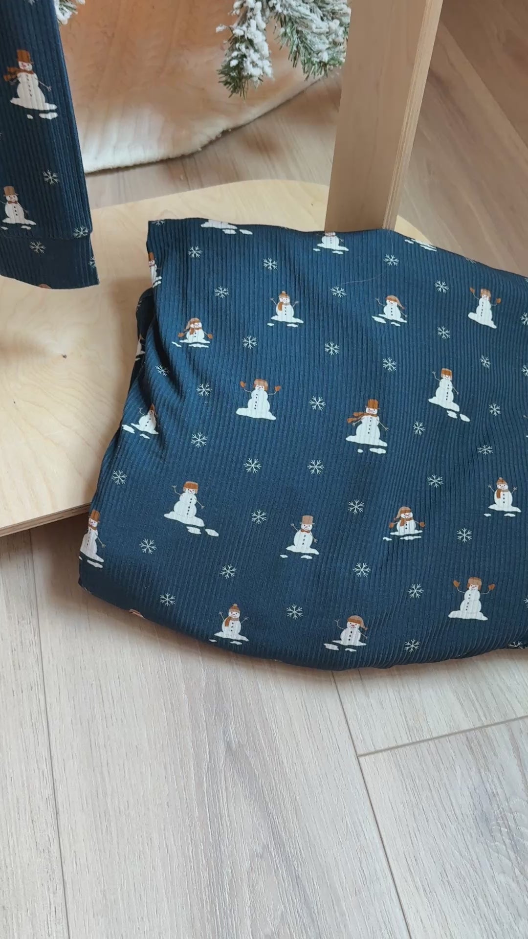 Snowmen Small Ribbed Youth Blanket