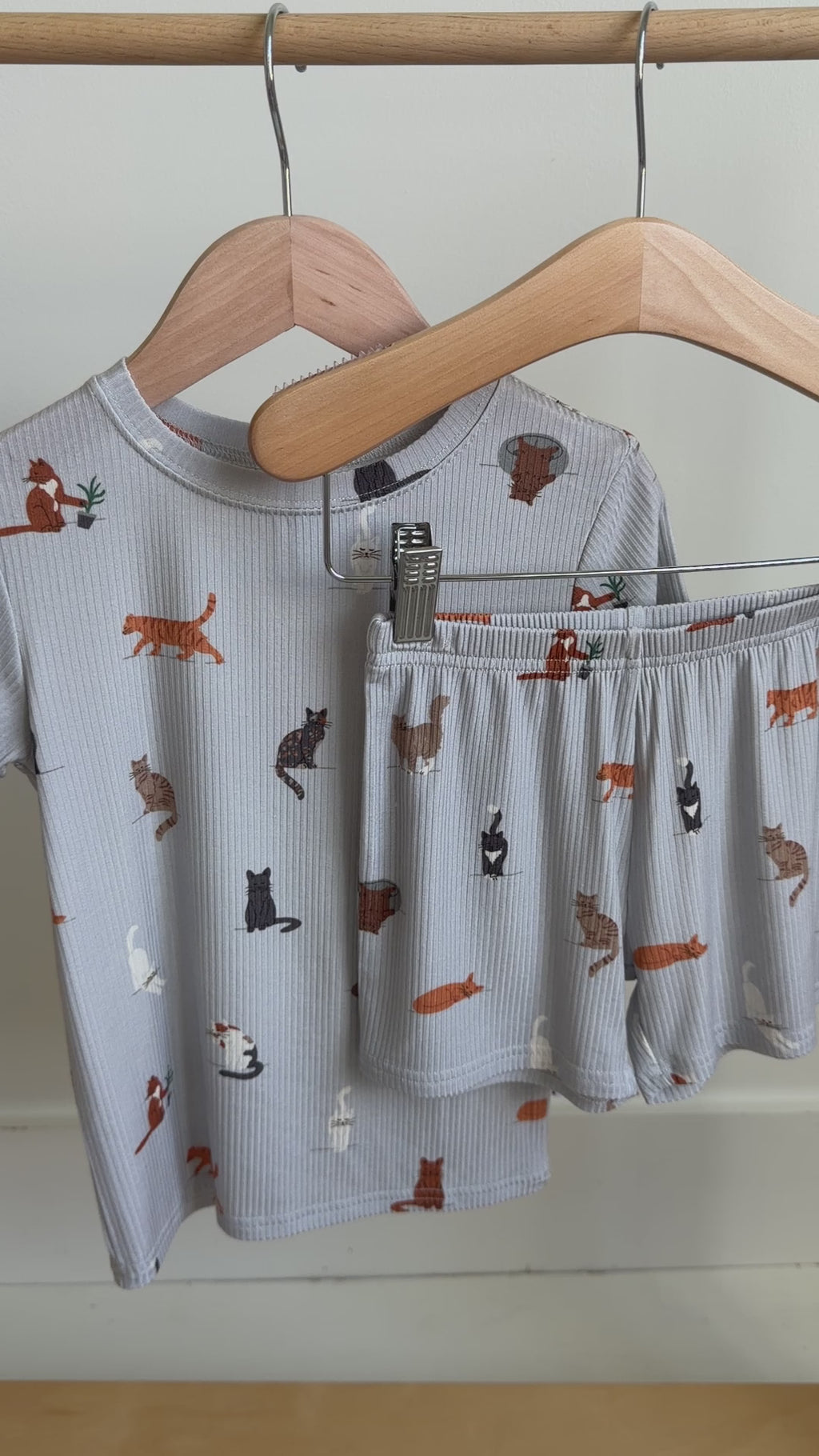 Cats Gray Small Ribbed Shorts Two-Piece Set