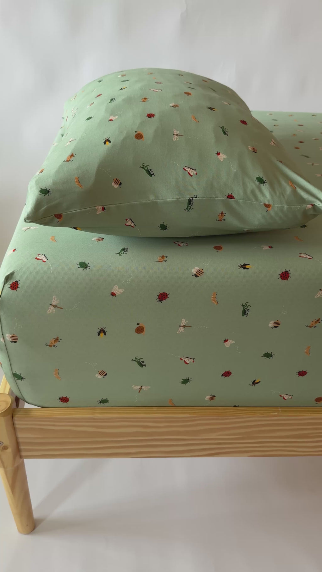Backyard Bugs Twin Sheet With Pillow Case