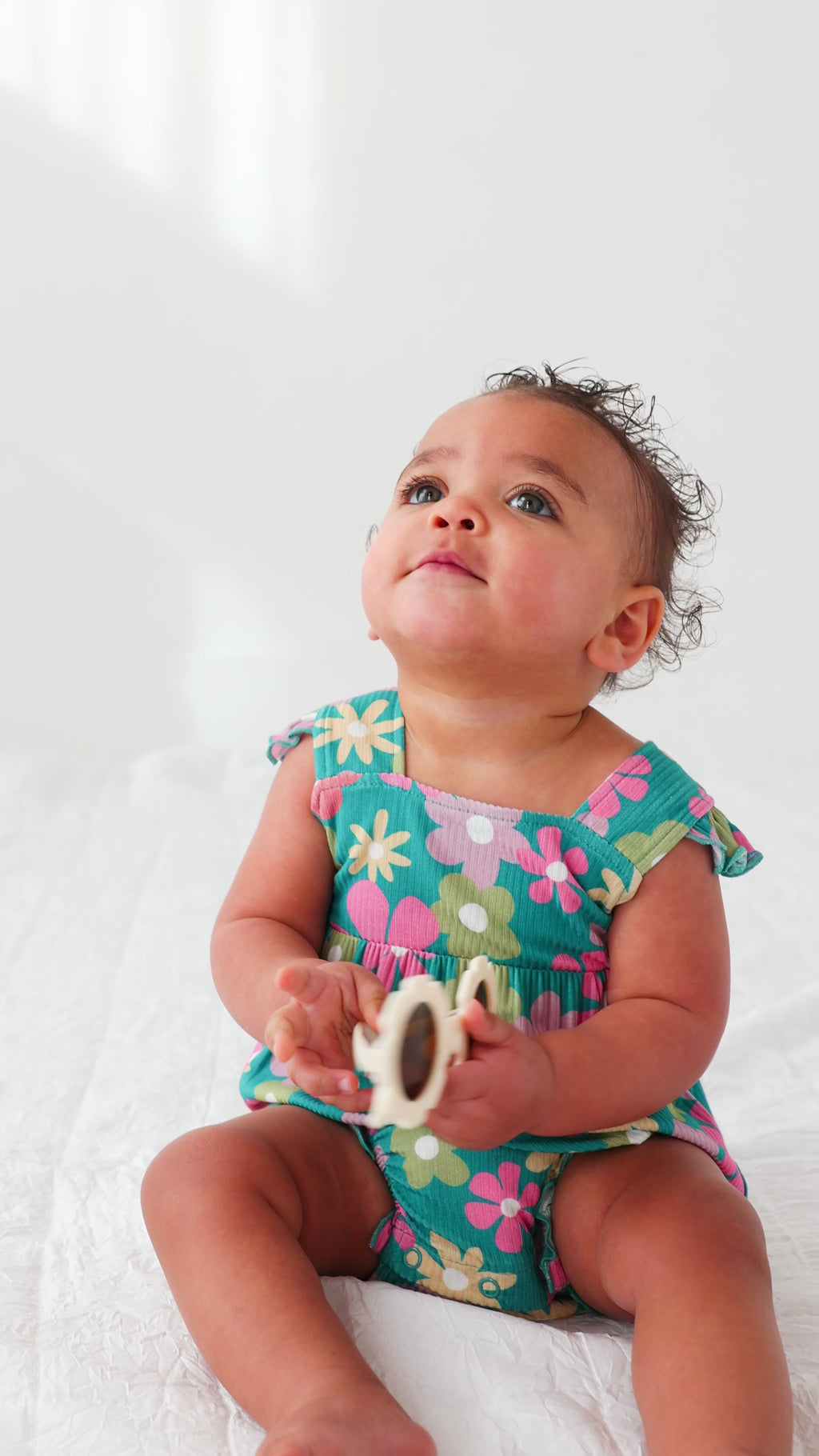 Retro Daisies Small Ribbed Flutter Sleeve Romper