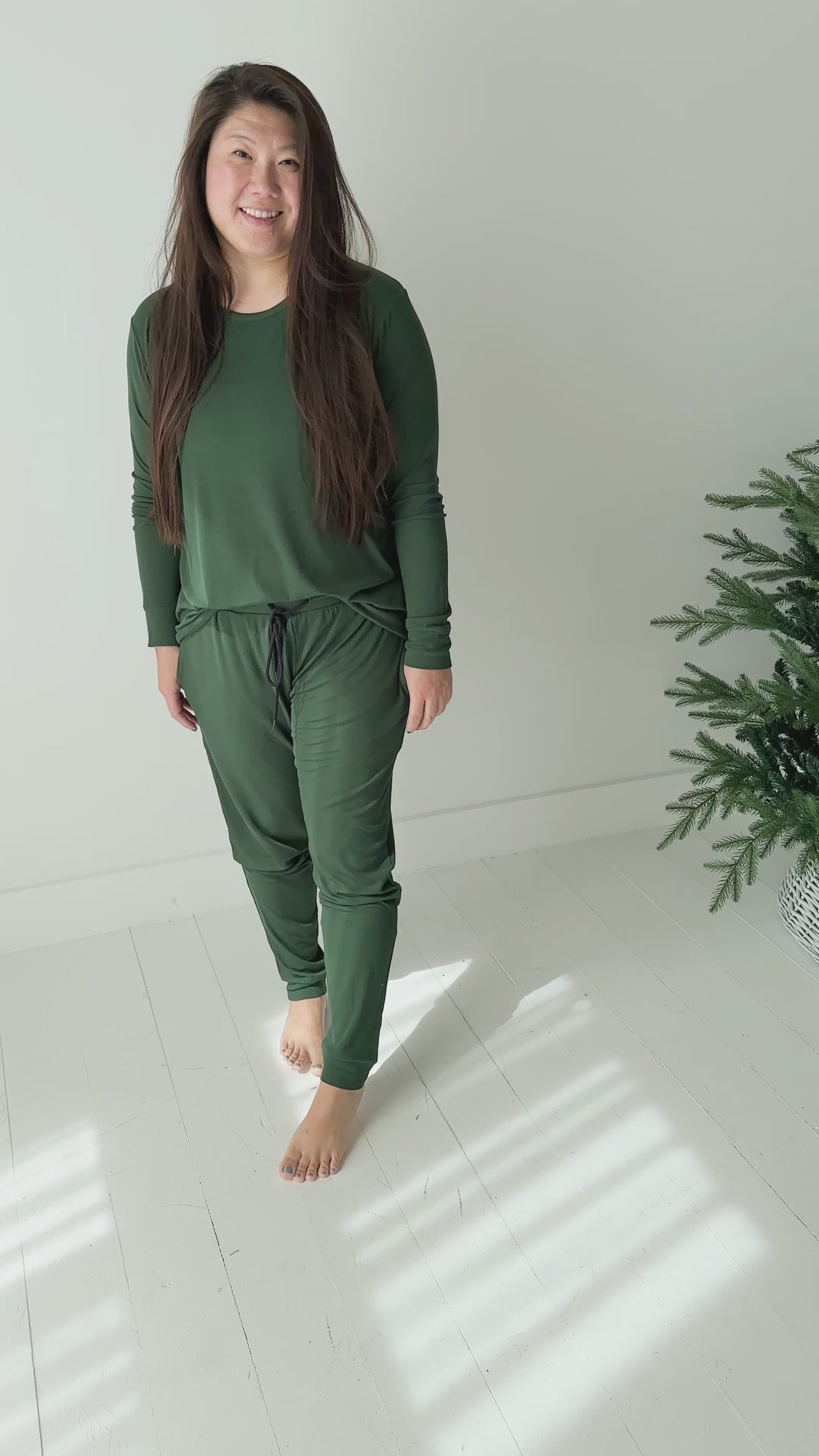 Women's Ribbed Jogger Pant in Forest