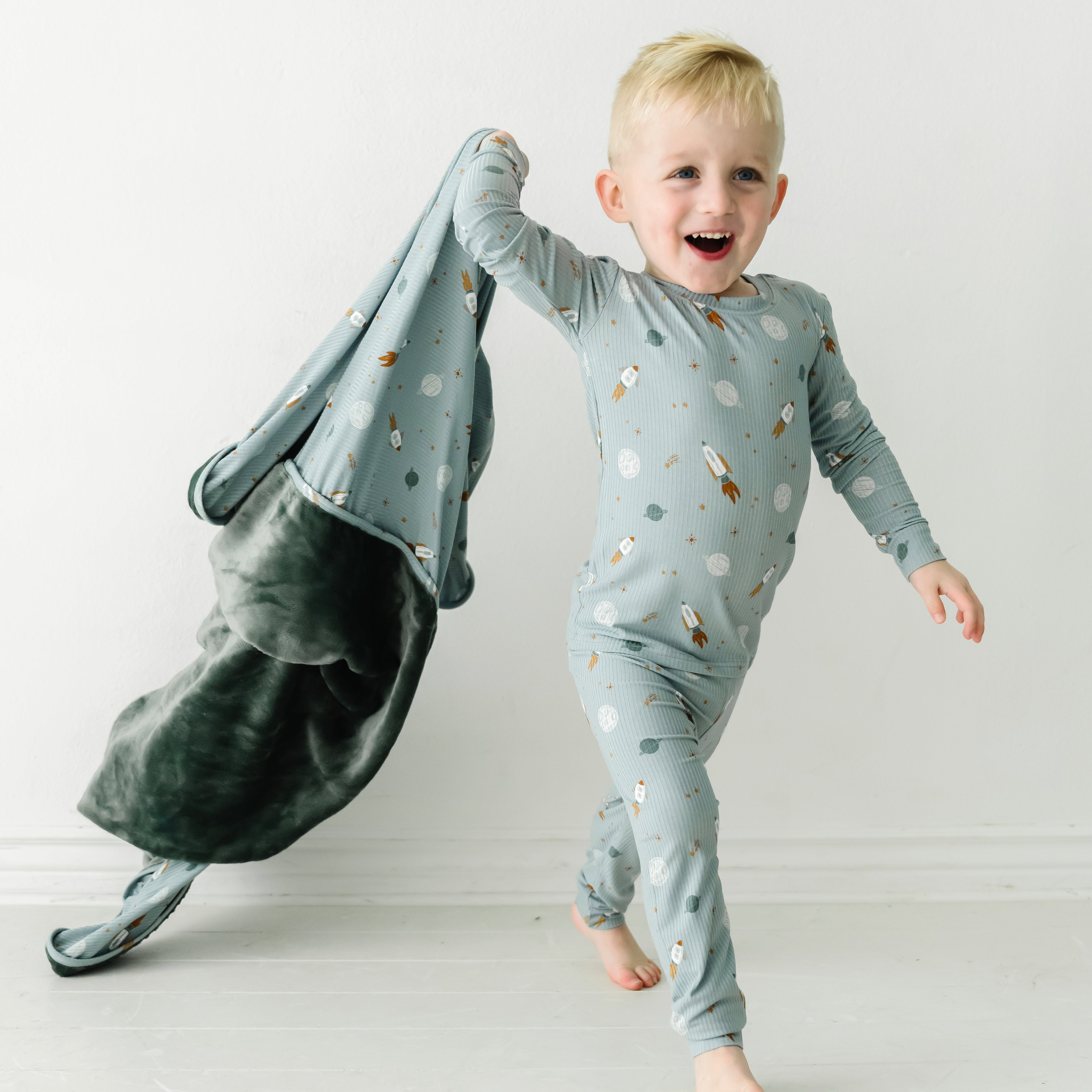 Space Explorers Small Ribbed Toddler Blanket