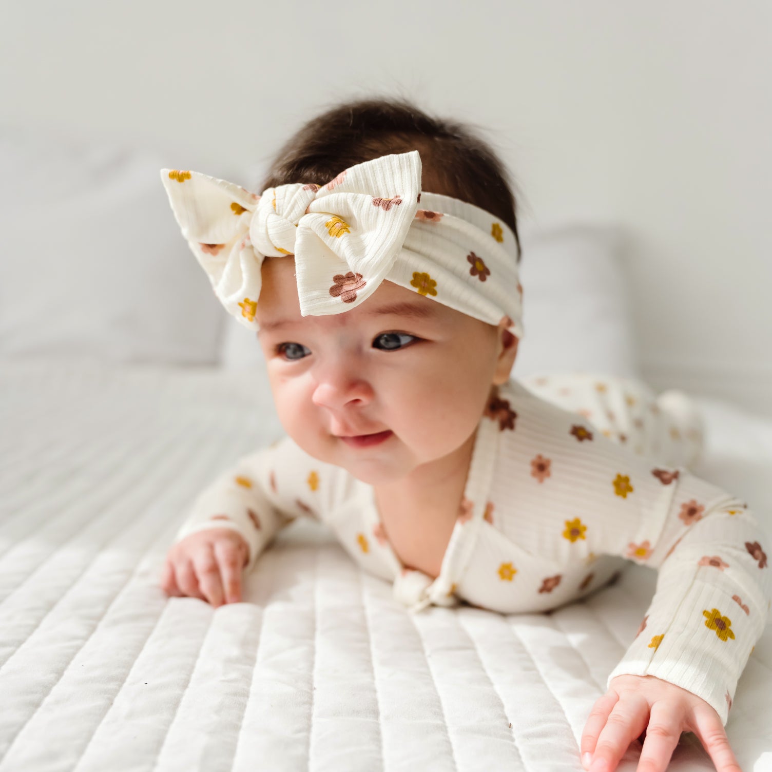 Pink Daisies Small Ribbed Bow